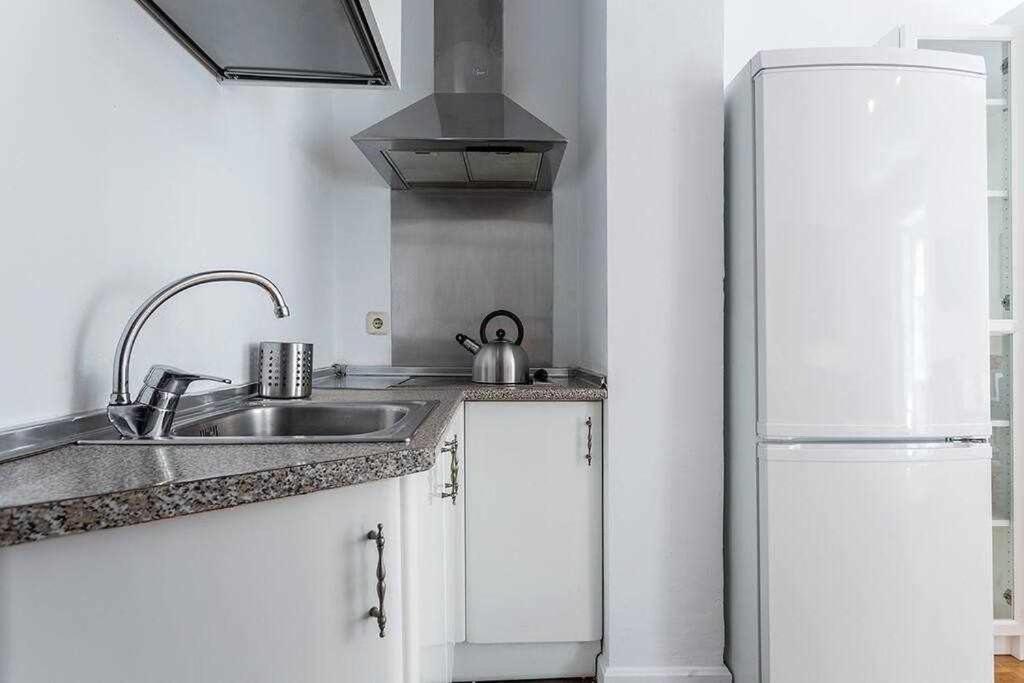 Апартаменти Apartamento Confortable En Atocha Мадрид Екстер'єр фото